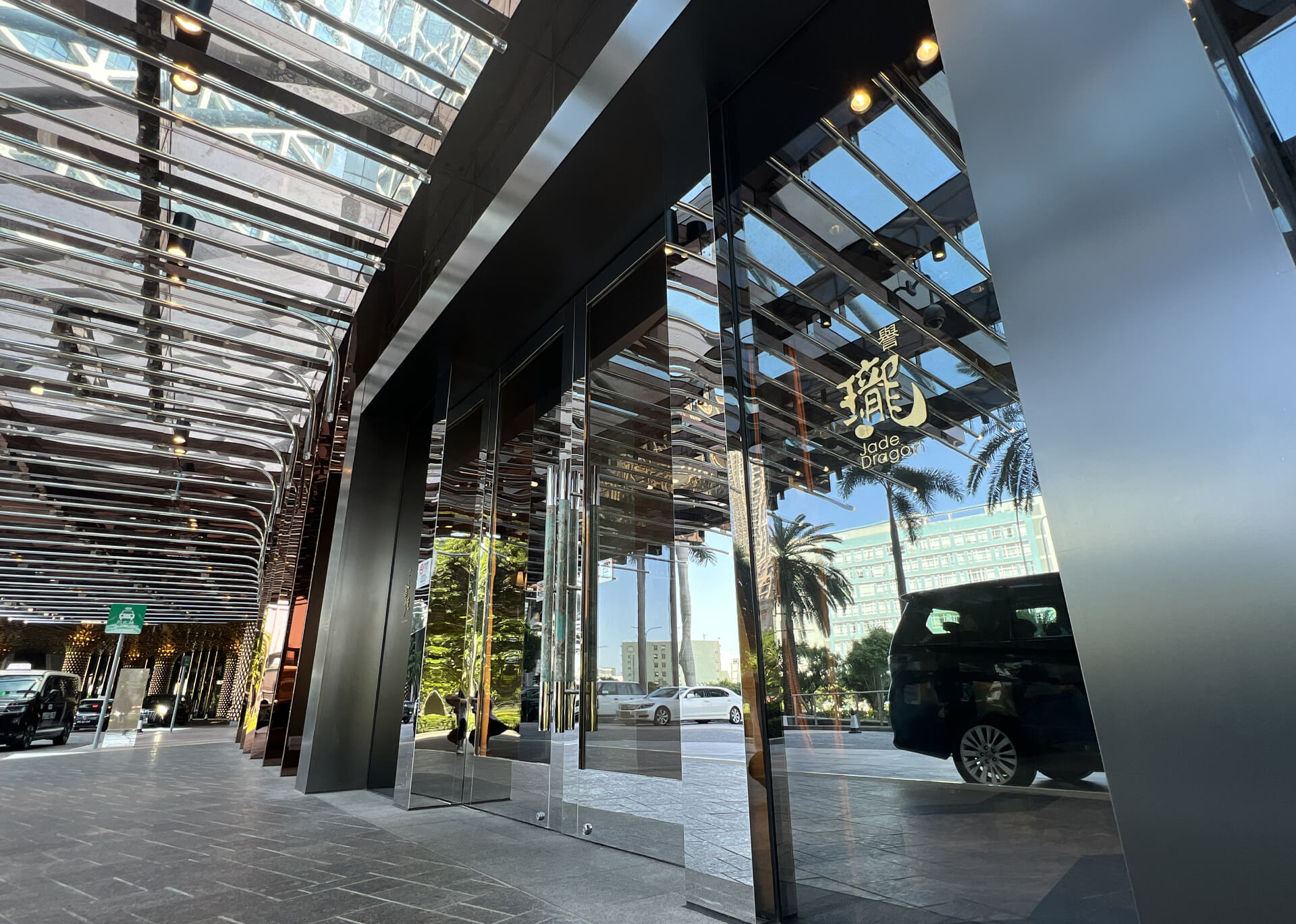 STAINLESS STEEL MIRROR DOOR