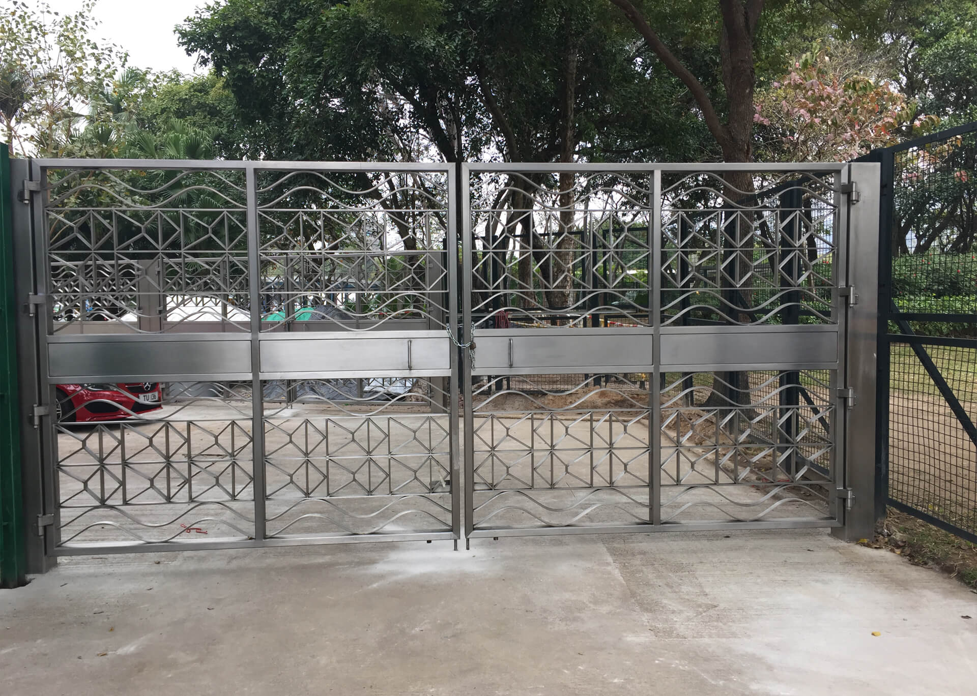 STAINLESS STEEL FENCE