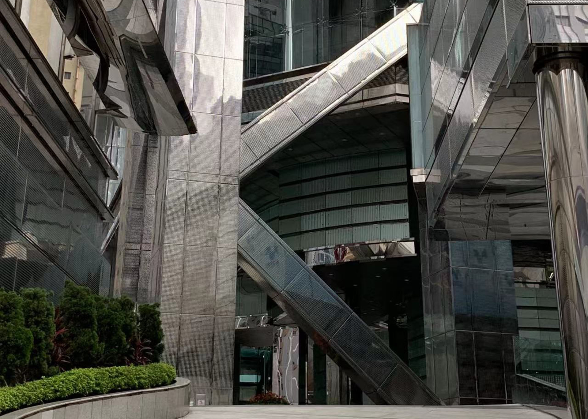 STAINLESS STEEL CURTAIN WALL